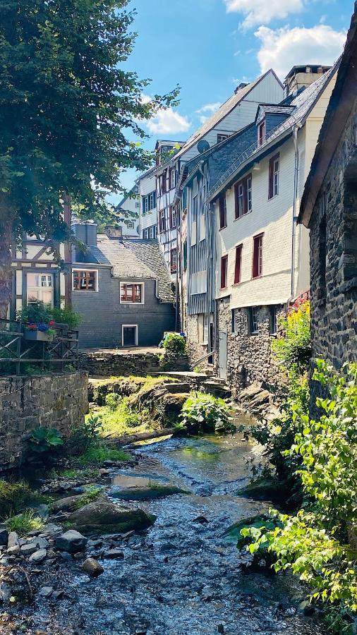 Villa Monschau-Auszeit: Historisch wohnen direkt am Bach Exterior foto