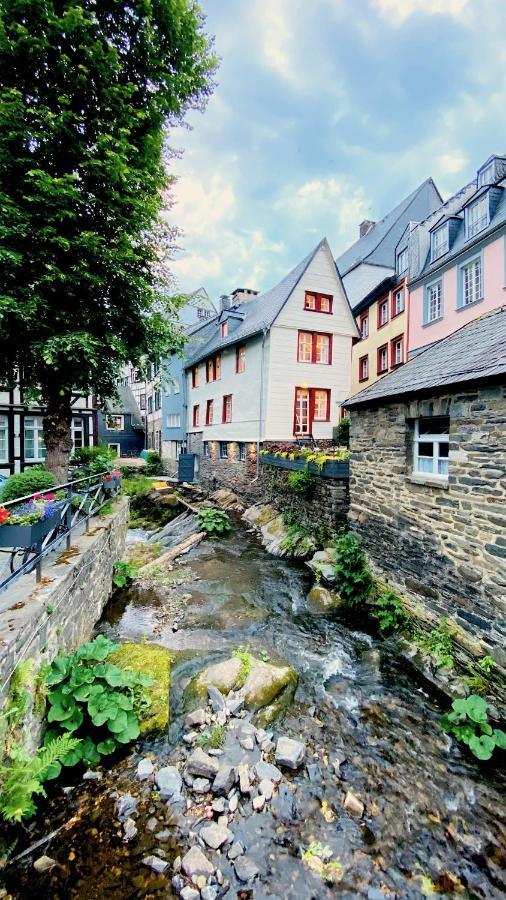 Villa Monschau-Auszeit: Historisch wohnen direkt am Bach Exterior foto